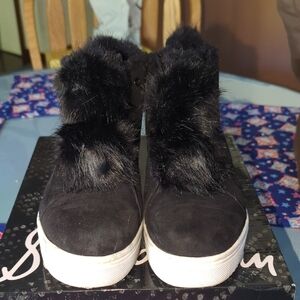 Sam Edelman Black Fur-Trimmed Sneakers